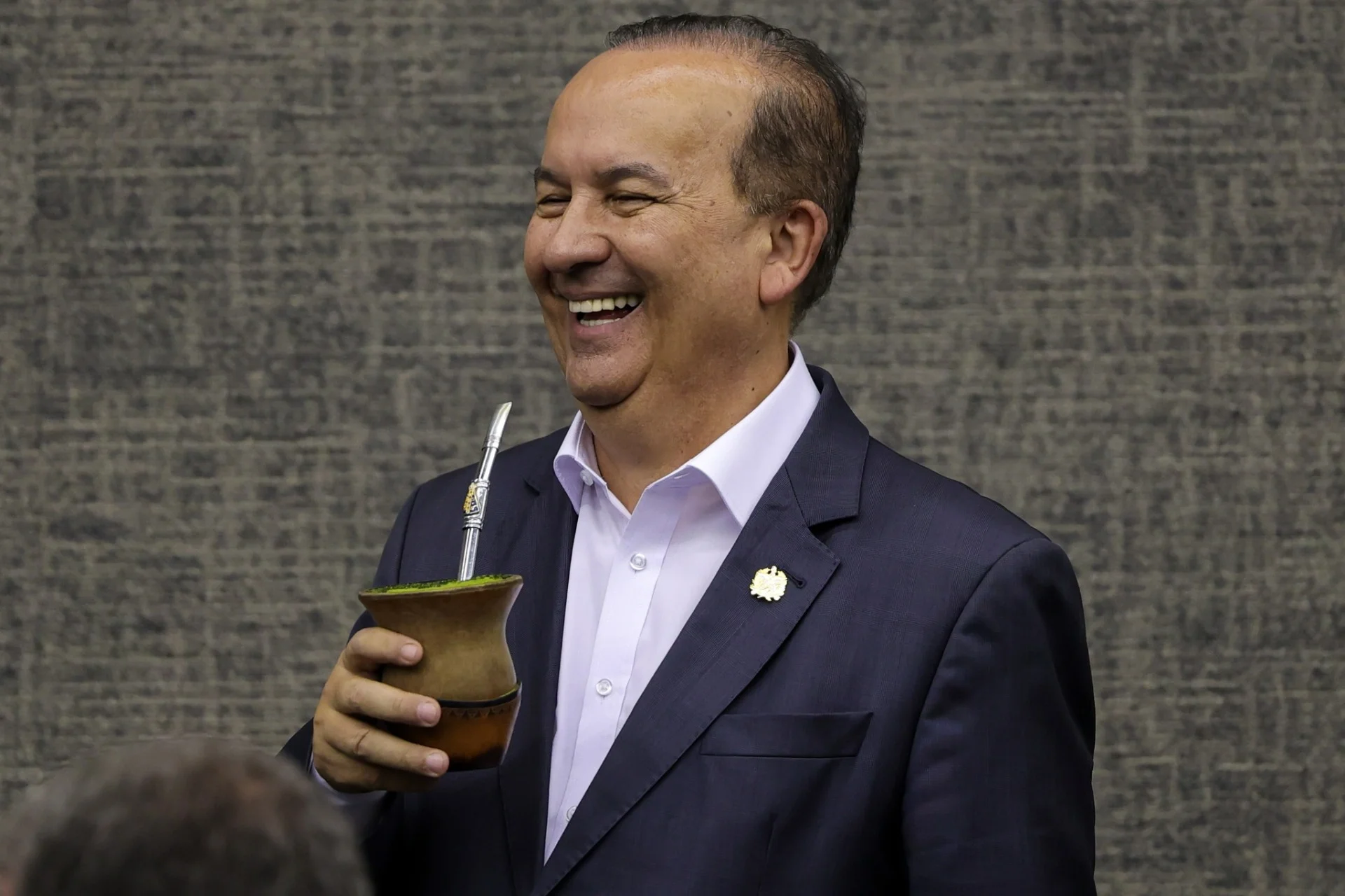 De negro a branco: a conversão racial de Jorginho Mello