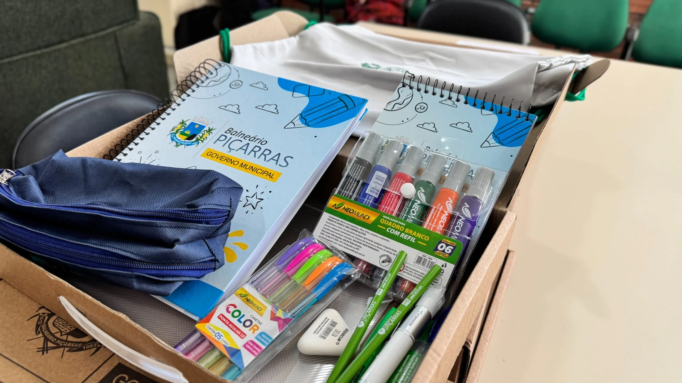 Educação continua entrega de kits escolares na primeira semana do ano letivo em Balneário Piçarras