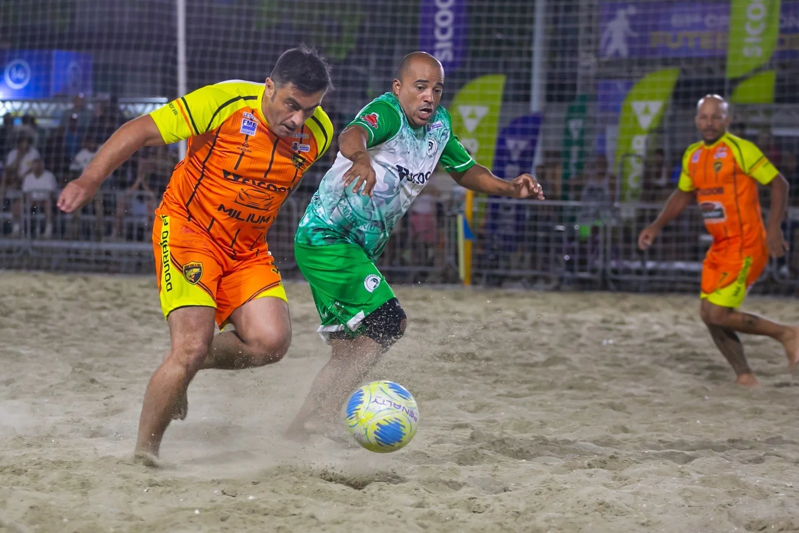 Pescada garante trinca de vitórias na segunda rodada do futebol de areia em Balneário Camboriú