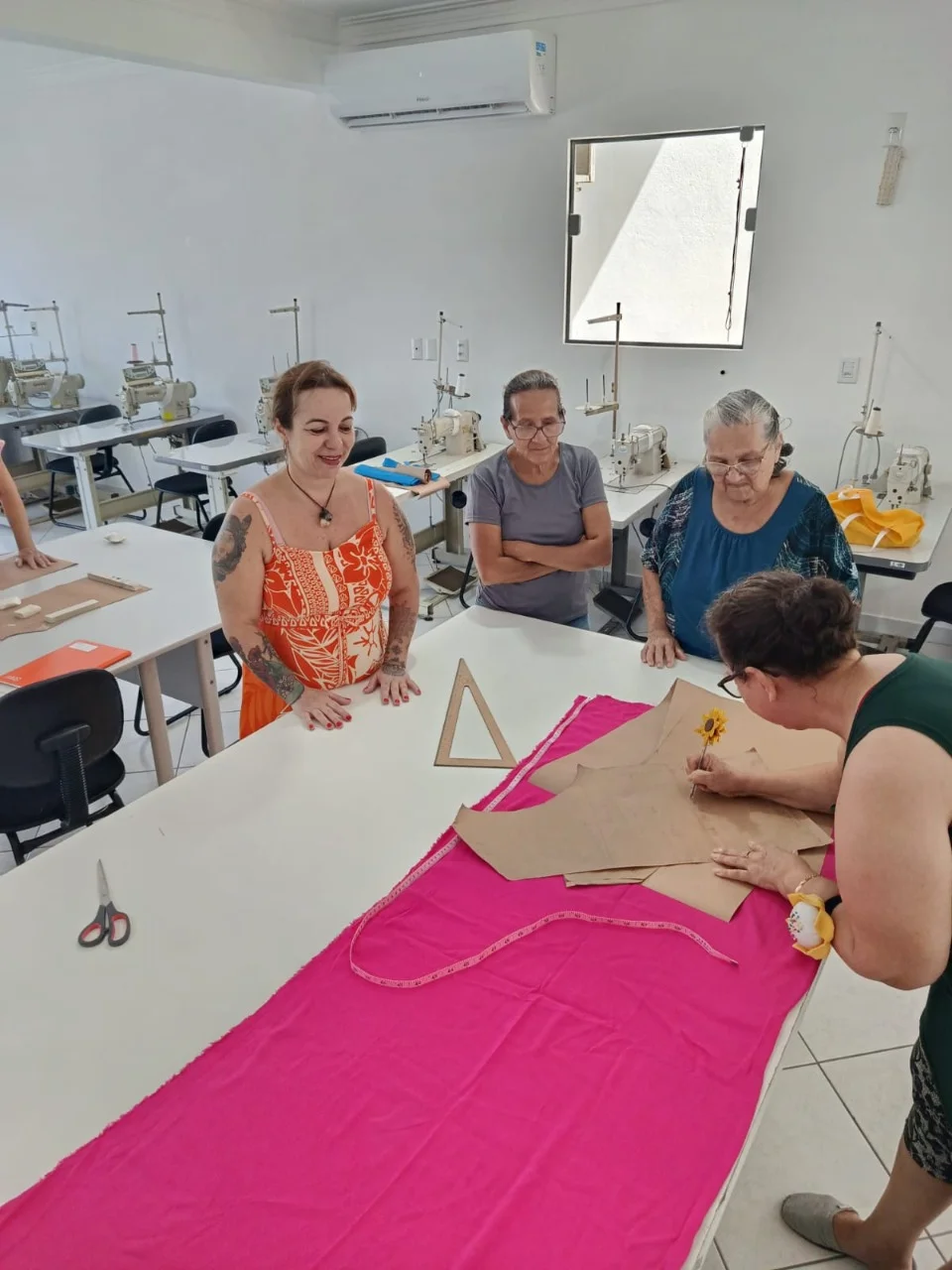 Prefeitura de Camboriú fortalece autonomia feminina com oficinas da Casa da Costura
