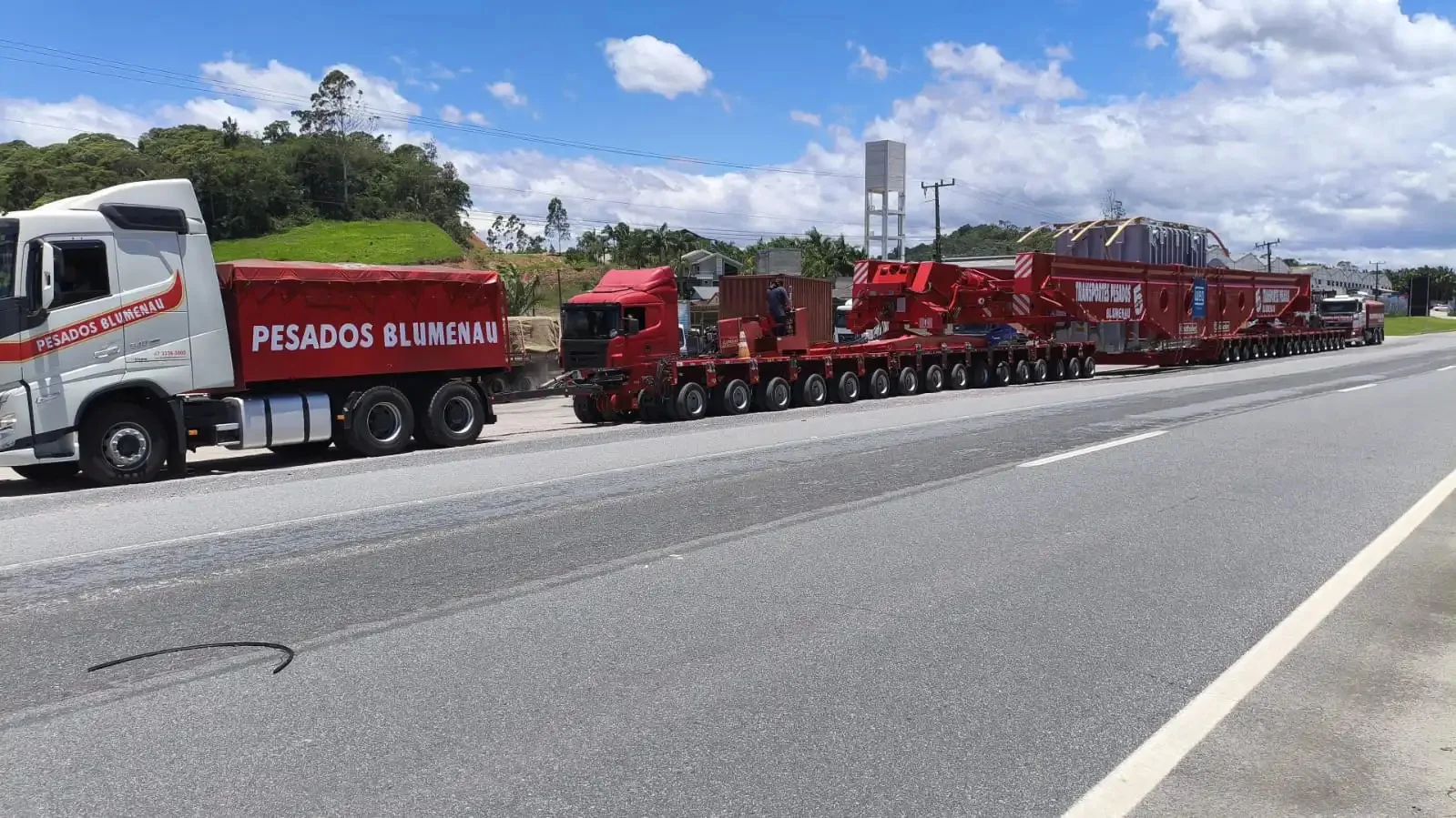 BR-470 deve ter lentidão na quarta por transporte de carga gigante em SC