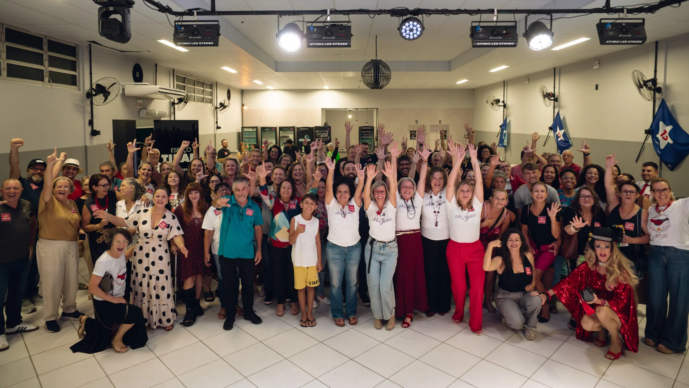 Lançamento do Coletivo de Mulheres lota Sociedade Tiradentes, em Itajaí, e oficializa pré-candidatas