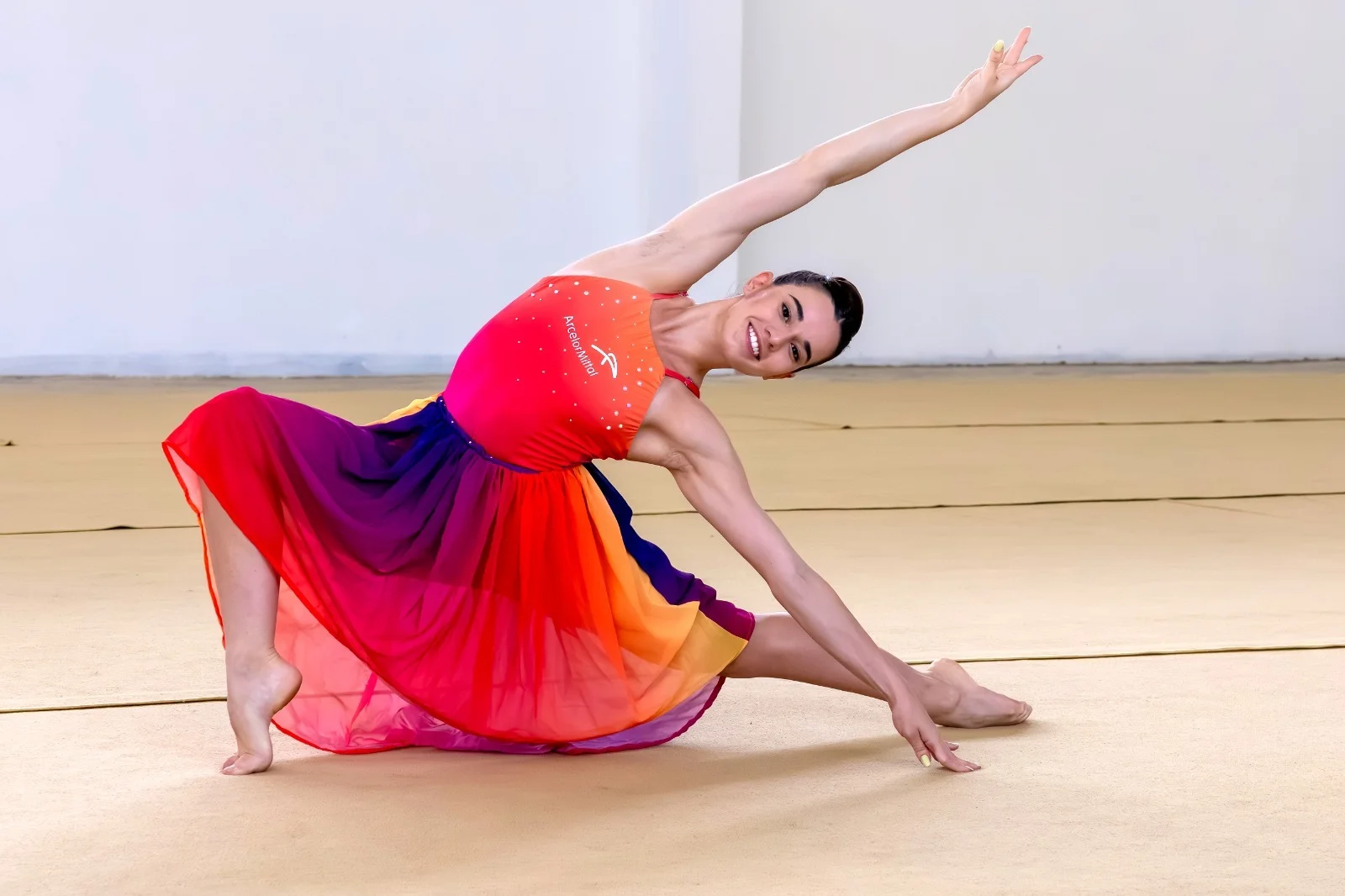 Luana Franceschi, atleta de ginástica rítmica, compete em 2026 com patrocínio da ArcelorMittal em Joinville