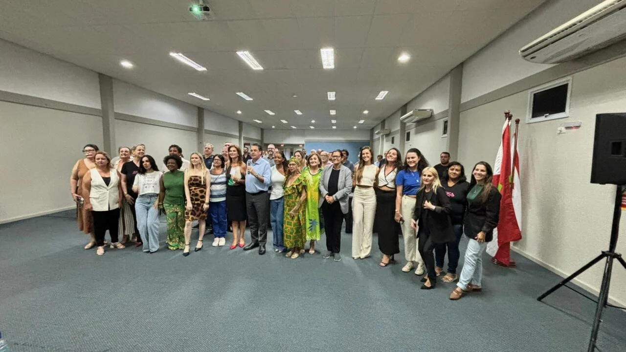 Vereadora Ciça Müller destaca importância da participação política em encontro do PDT em Santa Catarina