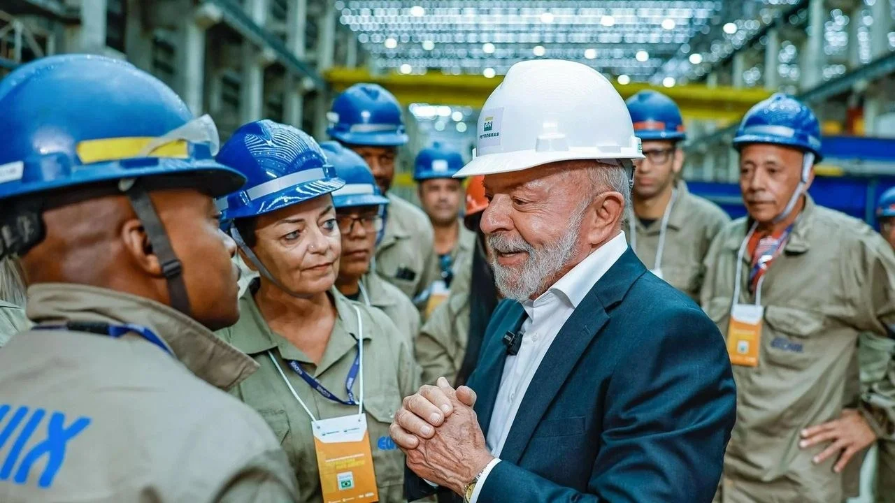 Lula cria lei que garante até 3 dias por ano para homens faltarem ao trabalho para exames preventivos